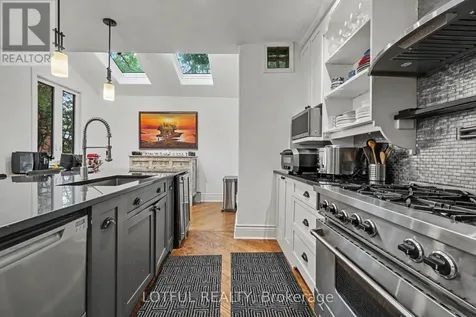 518 Hilson Avenue Ottawa ON K1Z 6C8