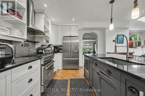 518 Hilson Avenue Ottawa ON K1Z 6C8