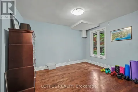 518 Hilson Avenue Ottawa ON K1Z 6C8