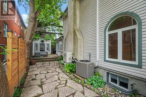 518 Hilson Avenue Ottawa ON K1Z 6C8