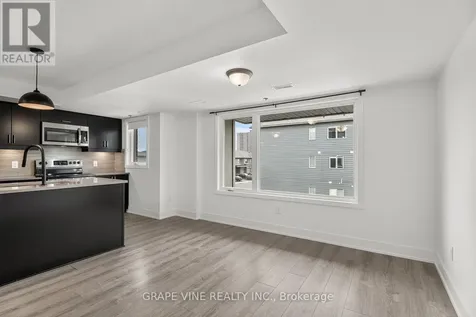 581 Takamose Private Ottawa ON K1K 4Z4