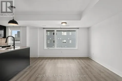 581 Takamose Private Ottawa ON K1K 4Z4