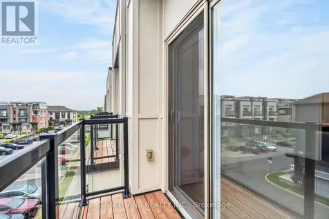 581 Takamose Private Ottawa ON K1K 4Z4