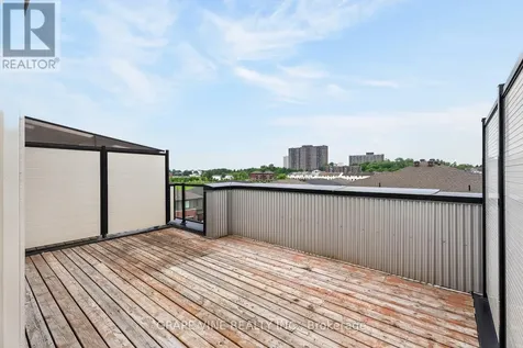 581 Takamose Private Ottawa ON K1K 4Z4