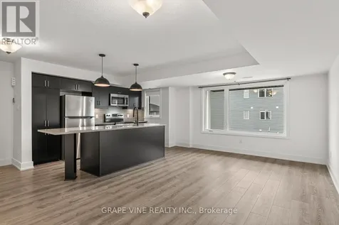 581 Takamose Private Ottawa ON K1K 4Z4