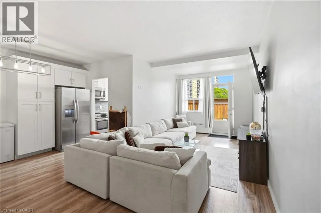 15 Nicklaus Drive Hamilton ON L8K 5J5