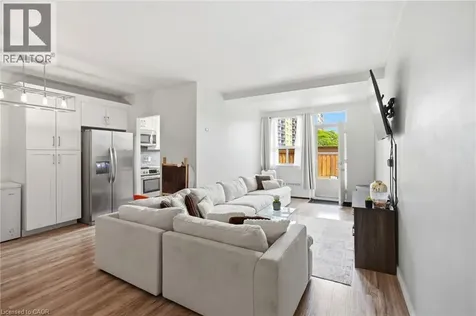 15 Nicklaus Drive Hamilton ON L8K 5J5