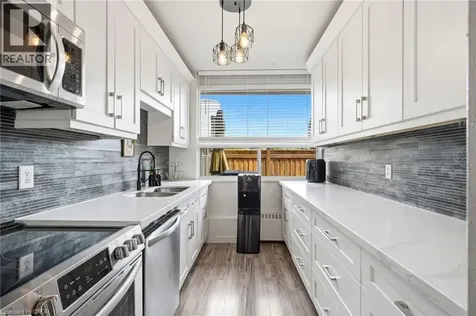15 Nicklaus Drive Hamilton ON L8K 5J5