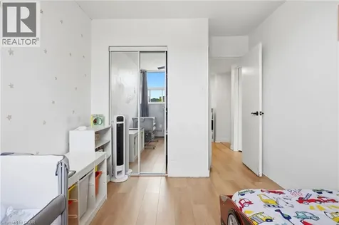 15 Nicklaus Drive Hamilton ON L8K 5J5