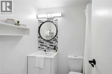 15 Nicklaus Drive Hamilton ON L8K 5J5