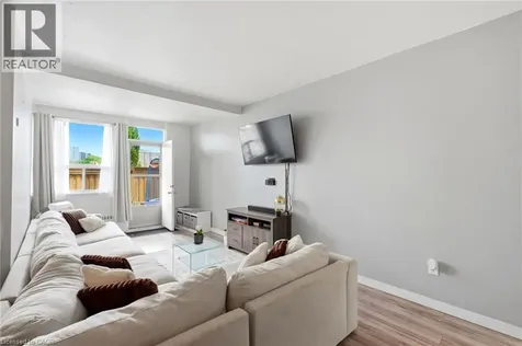 15 Nicklaus Drive Hamilton ON L8K 5J5