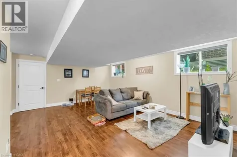 121 Dallan Drive Guelph ON N1L 0N3