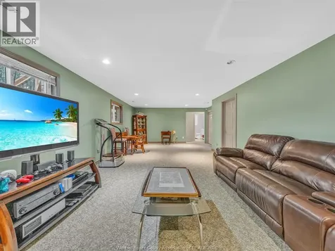 9 Lyle Street Cottam ON N0R 1B0