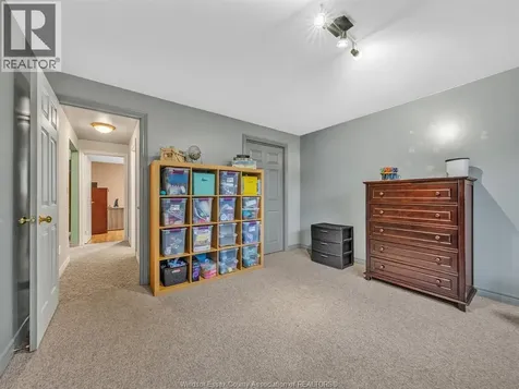 9 Lyle Street Cottam ON N0R 1B0