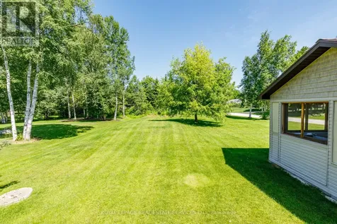 2 Alexandra Lane Wasaga Beach ON L9Z 1N5