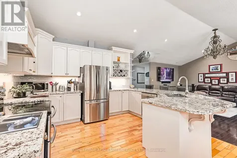 2 Alexandra Lane Wasaga Beach ON L9Z 1N5