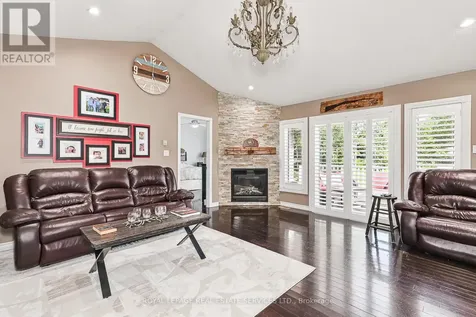 2 Alexandra Lane Wasaga Beach ON L9Z 1N5