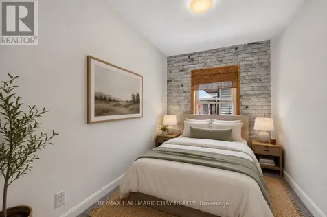 8 Myrtle Avenue Oro-medonte ON L0L 1T0