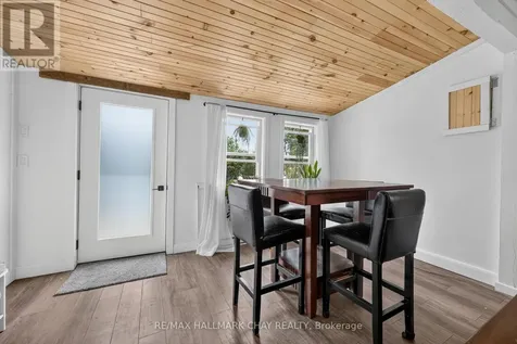8 Myrtle Avenue Oro-medonte ON L0L 1T0