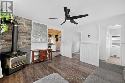 8 Myrtle Avenue Oro-medonte ON L0L 1T0