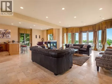 318 Crystal Bay Drive Amherstburg ON N9V 4A6