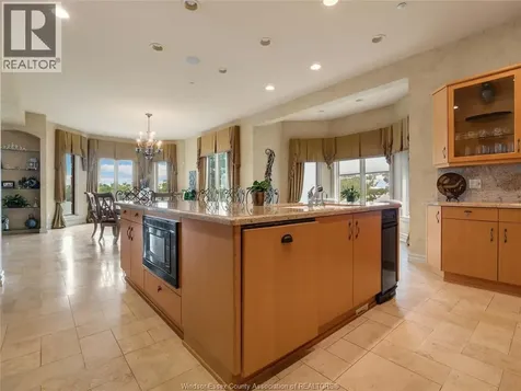 318 Crystal Bay Drive Amherstburg ON N9V 4A6