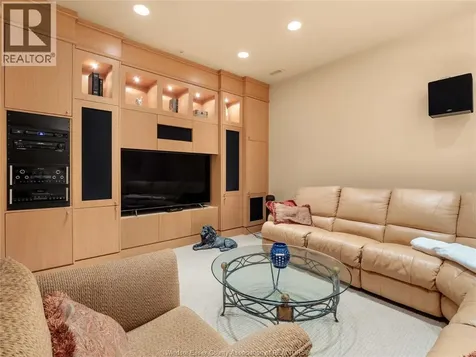 318 Crystal Bay Drive Amherstburg ON N9V 4A6
