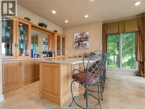 318 Crystal Bay Drive Amherstburg ON N9V 4A6
