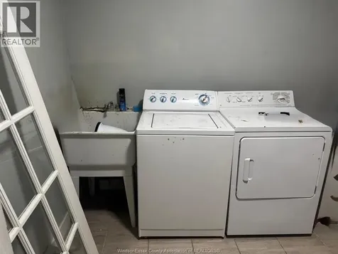 4625 Bunker Avenue Windsor ON N9G 3A8