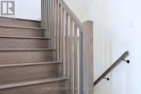 535 Honeylocust Avenue Ottawa ON K2V 0L8