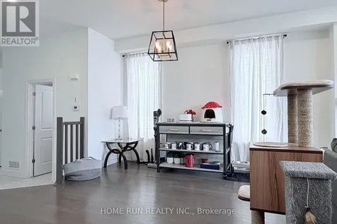 535 Honeylocust Avenue Ottawa ON K2V 0L8