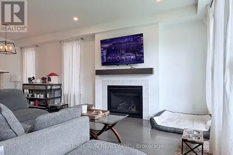 535 Honeylocust Avenue Ottawa ON K2V 0L8