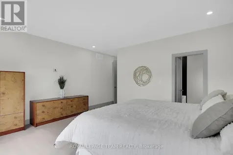 6865 Pebble Trail Way Ottawa ON K4P 0C4