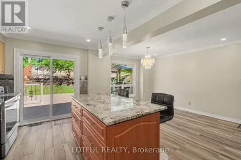 52 Fair Oaks Crescent Ottawa ON K2G 4W5