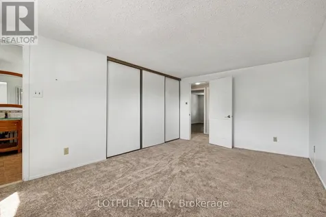 52 Fair Oaks Crescent Ottawa ON K2G 4W5