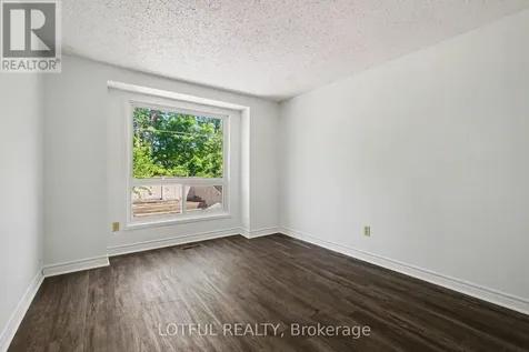 52 Fair Oaks Crescent Ottawa ON K2G 4W5