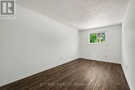 52 Fair Oaks Crescent Ottawa ON K2G 4W5