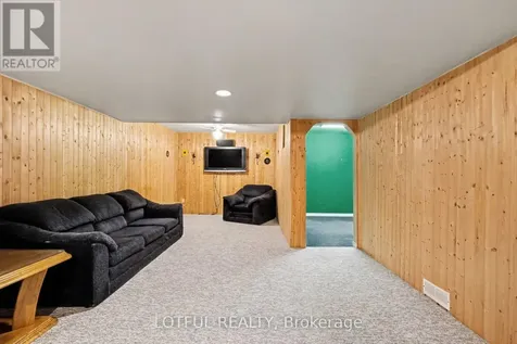 52 Fair Oaks Crescent Ottawa ON K2G 4W5