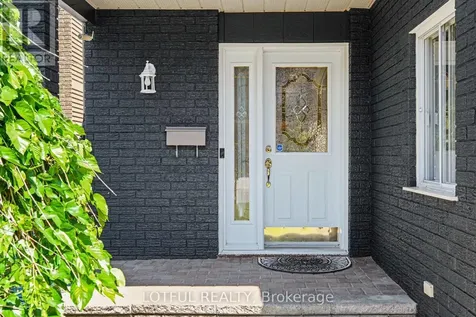 52 Fair Oaks Crescent Ottawa ON K2G 4W5