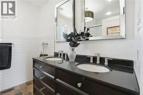 3411 Lansdown Drive Burlington ON L7M 1S5