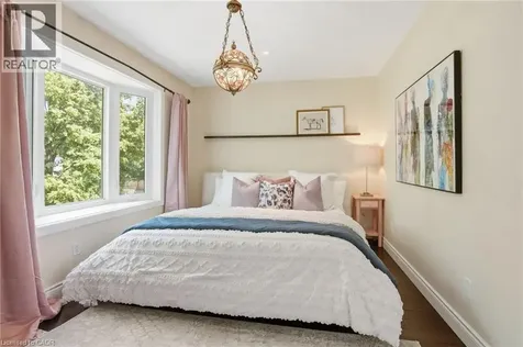 3411 Lansdown Drive Burlington ON L7M 1S5