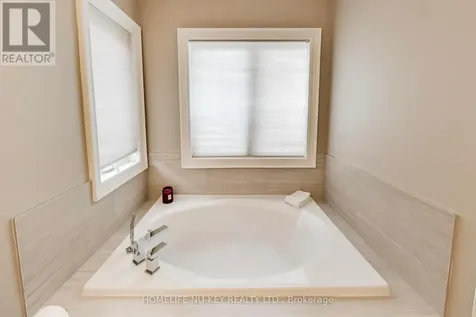 27 Lauchlin Crescent Halton Hills (georgetown) ON L7G 5R1