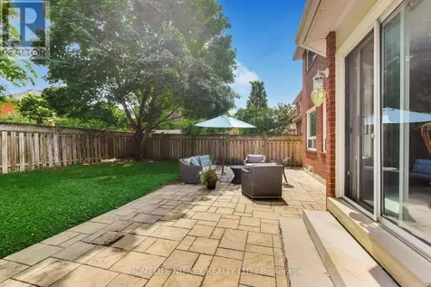 27 Lauchlin Crescent Halton Hills (georgetown) ON L7G 5R1