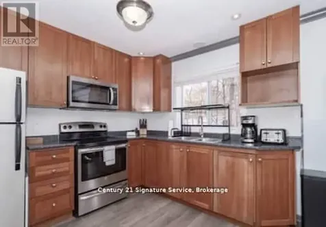 879 Stephenson Road East Huntsville ON P0B 1L0