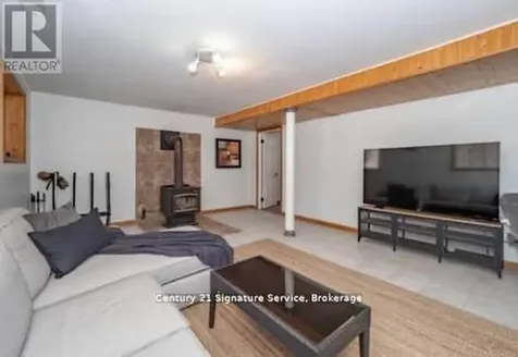 879 Stephenson Road East Huntsville ON P0B 1L0