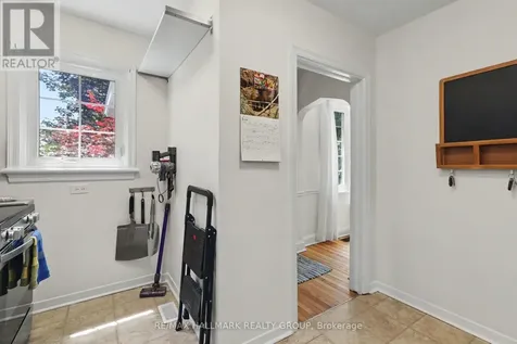 99 Dagmar Avenue Ottawa ON K1L 5T3