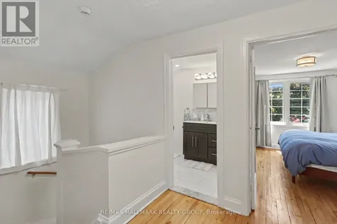 99 Dagmar Avenue Ottawa ON K1L 5T3