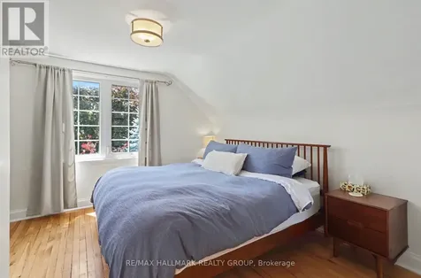99 Dagmar Avenue Ottawa ON K1L 5T3