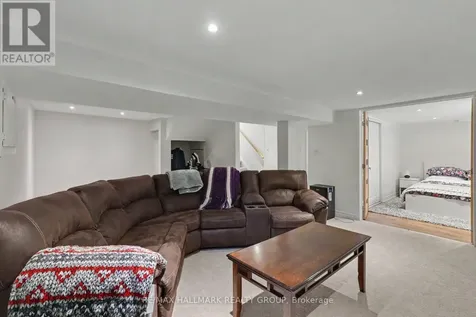 99 Dagmar Avenue Ottawa ON K1L 5T3