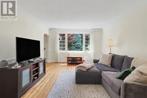 99 Dagmar Avenue Ottawa ON K1L 5T3